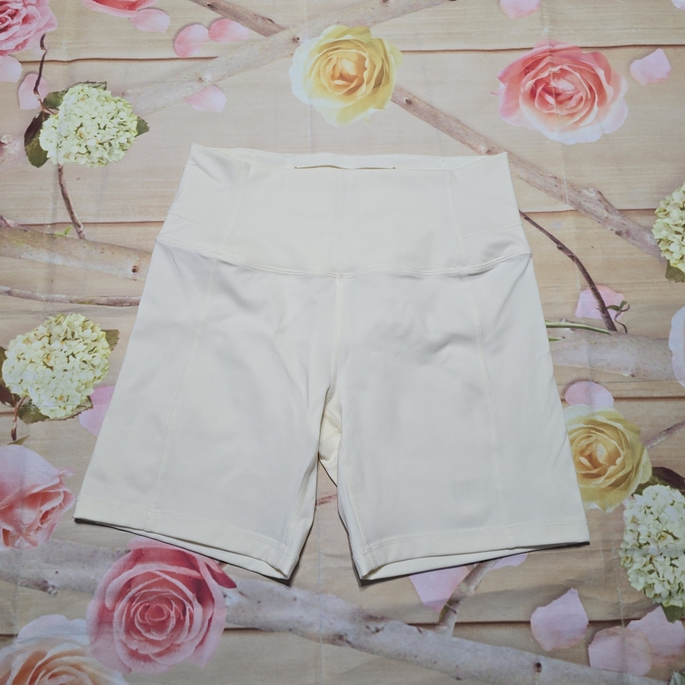 Antonio Melani cream biker shorts